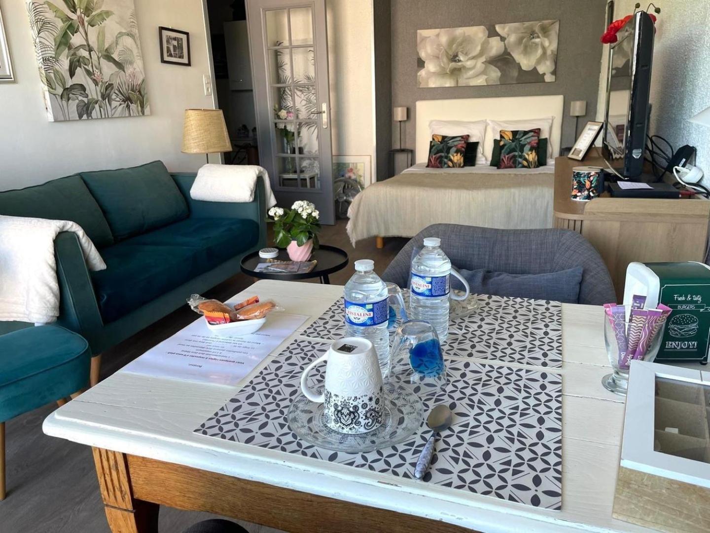 Le Clos Pichot - Studio Avec Balcon, Parking Prive - 5Mn Gare Chartres Exteriér fotografie
